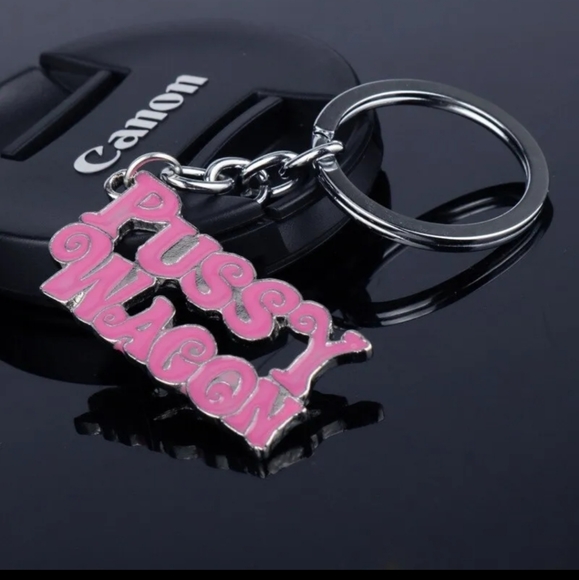 Kill Bill P*ssy Wagon Keychain - Picture 7 of 11